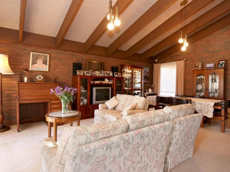 4 Regis Close, Werribee - Thumbnail 3