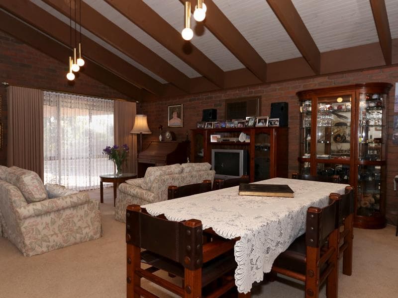 4 Regis Close, Werribee - Thumbnail 5