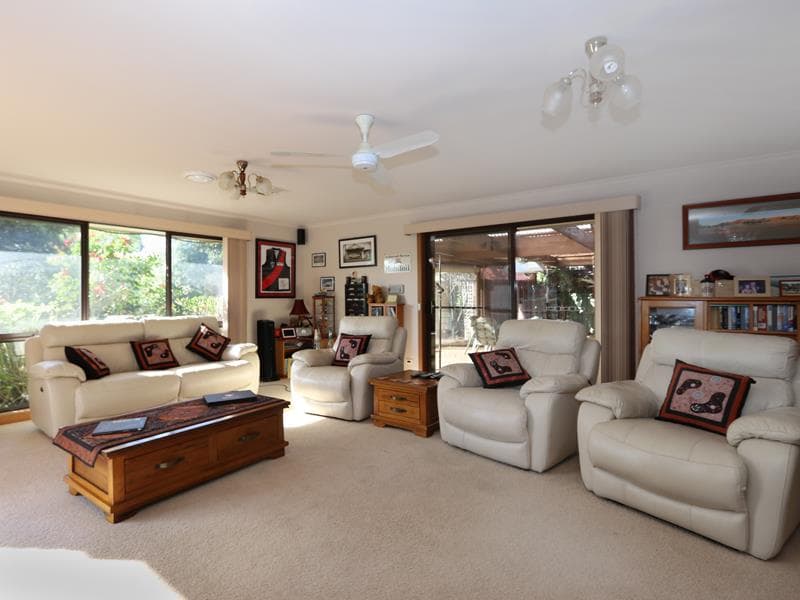 4 Regis Close, Werribee - Thumbnail 6