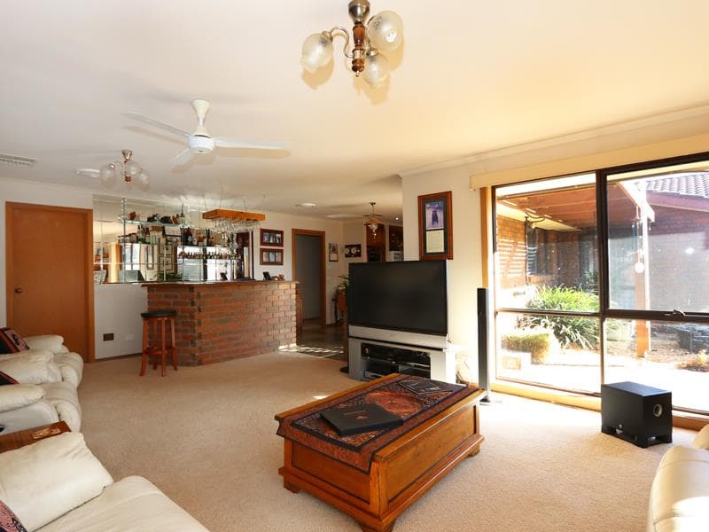 4 Regis Close, Werribee - Thumbnail 8