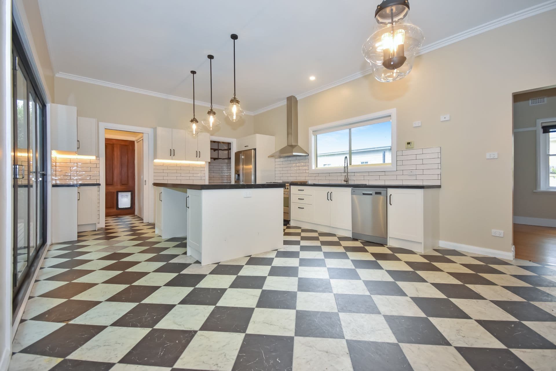 114 Francis Street, Bairnsdale VIC, Bairnsdale - Thumbnail 3