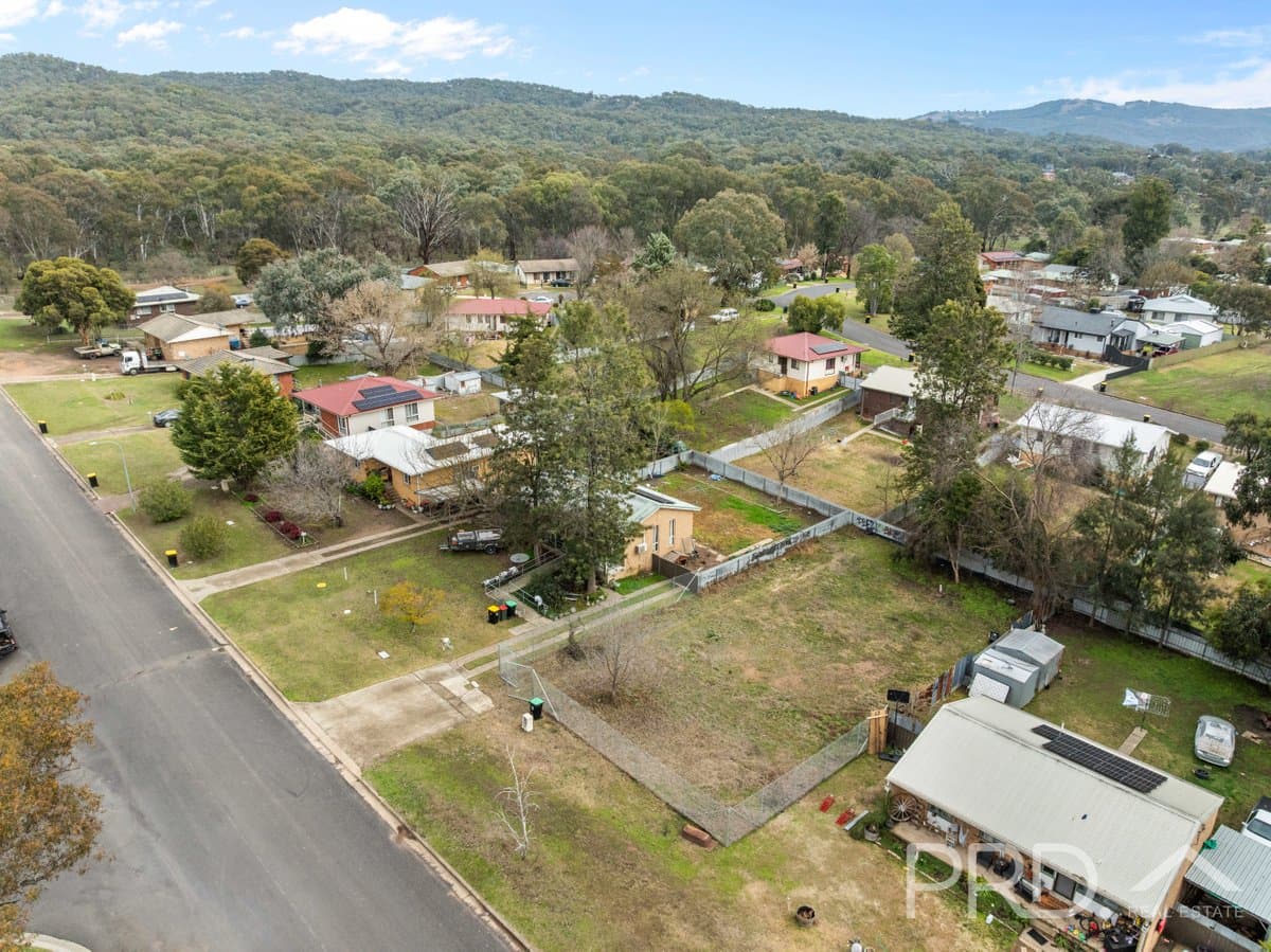 51 Quandong Avenue, TUMUT NSW 2720, Tumut - Thumbnail 3