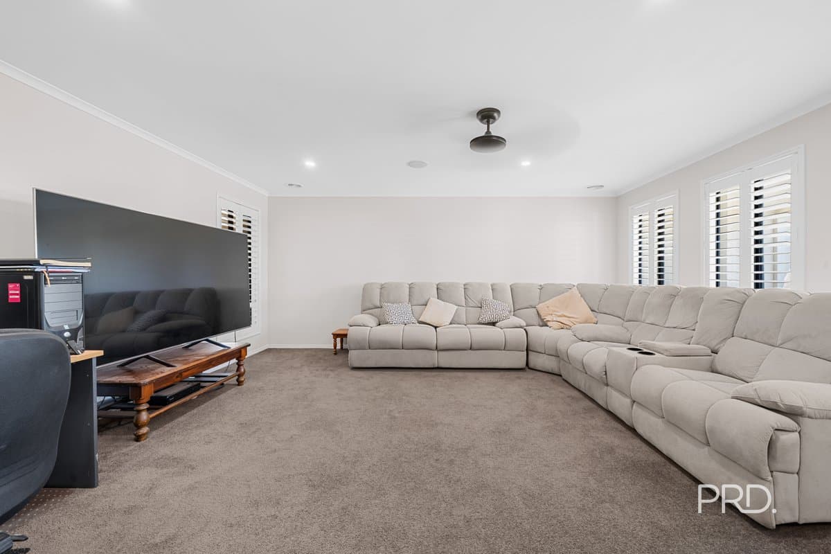16 Walla Place, GLENFIELD PARK NSW 2650, Glenfield Park - Thumbnail 4