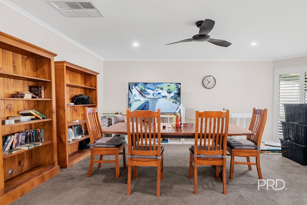 16 Walla Place, GLENFIELD PARK NSW 2650, Glenfield Park - Thumbnail 7