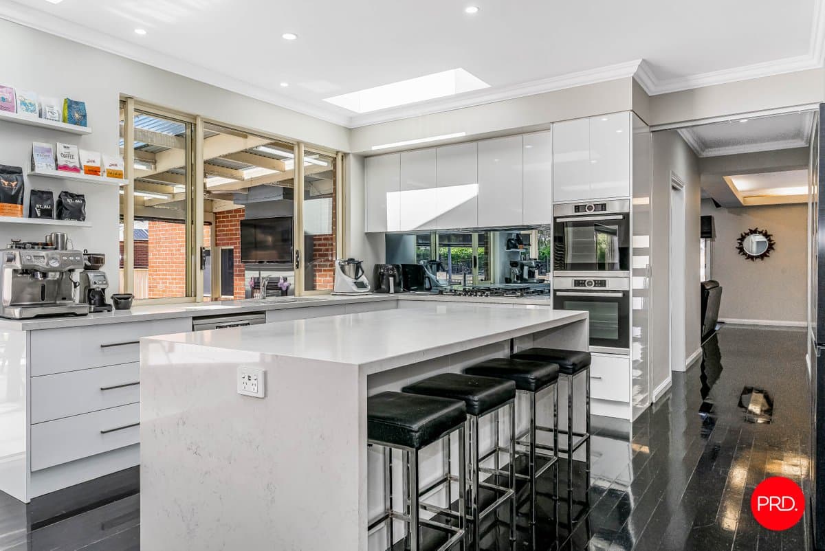 13 Bedarra Court, MAIDEN GULLY VIC 3551, Maiden Gully - Thumbnail 2