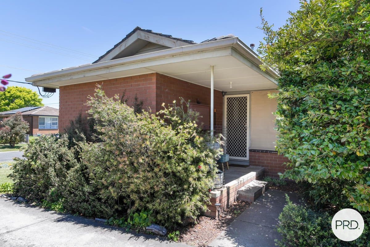 10 John Street, WENDOUREE VIC 3355, Wendouree - Thumbnail 2