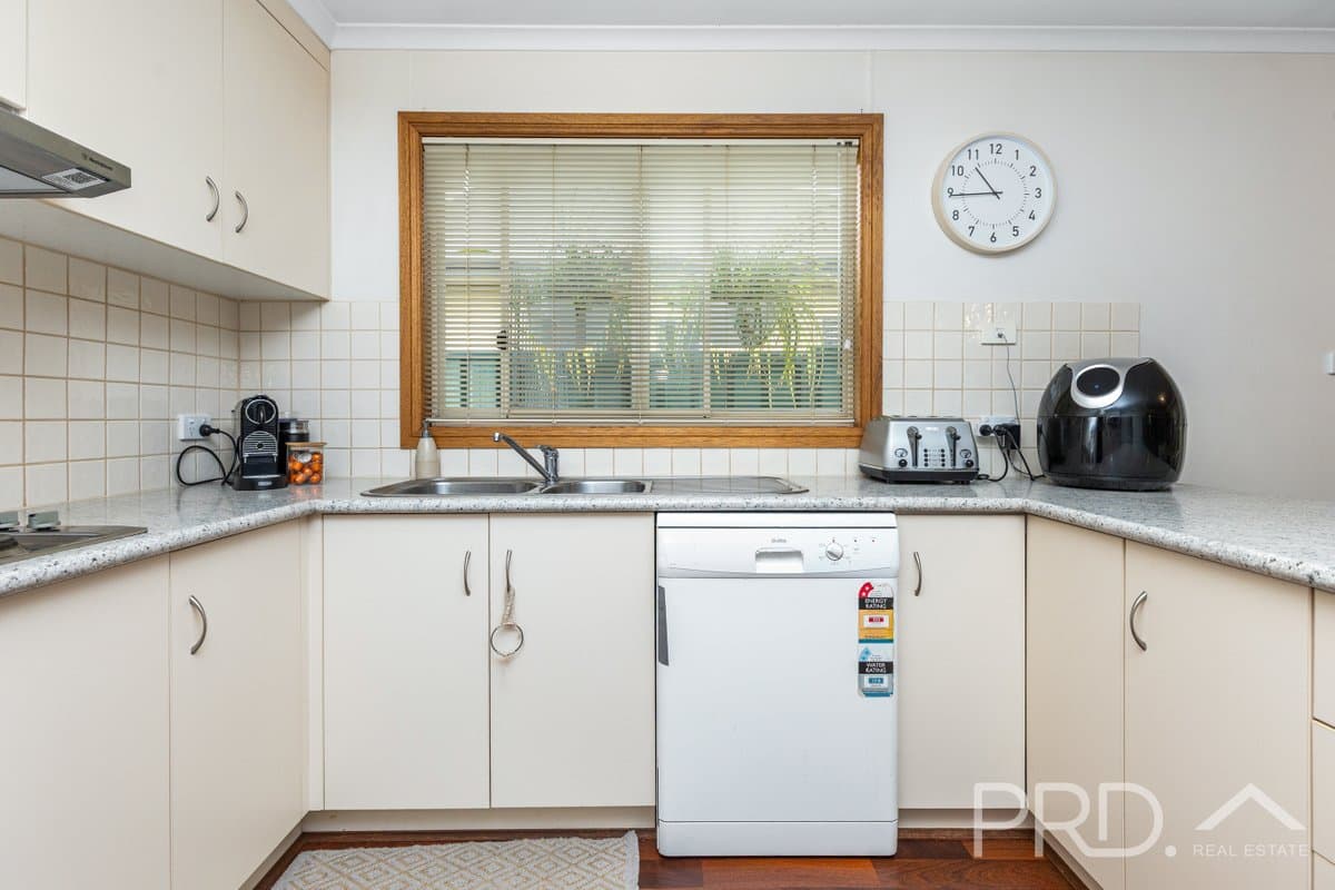 26 Tumut Street, TUMUT NSW 2720, Tumut - Thumbnail 4