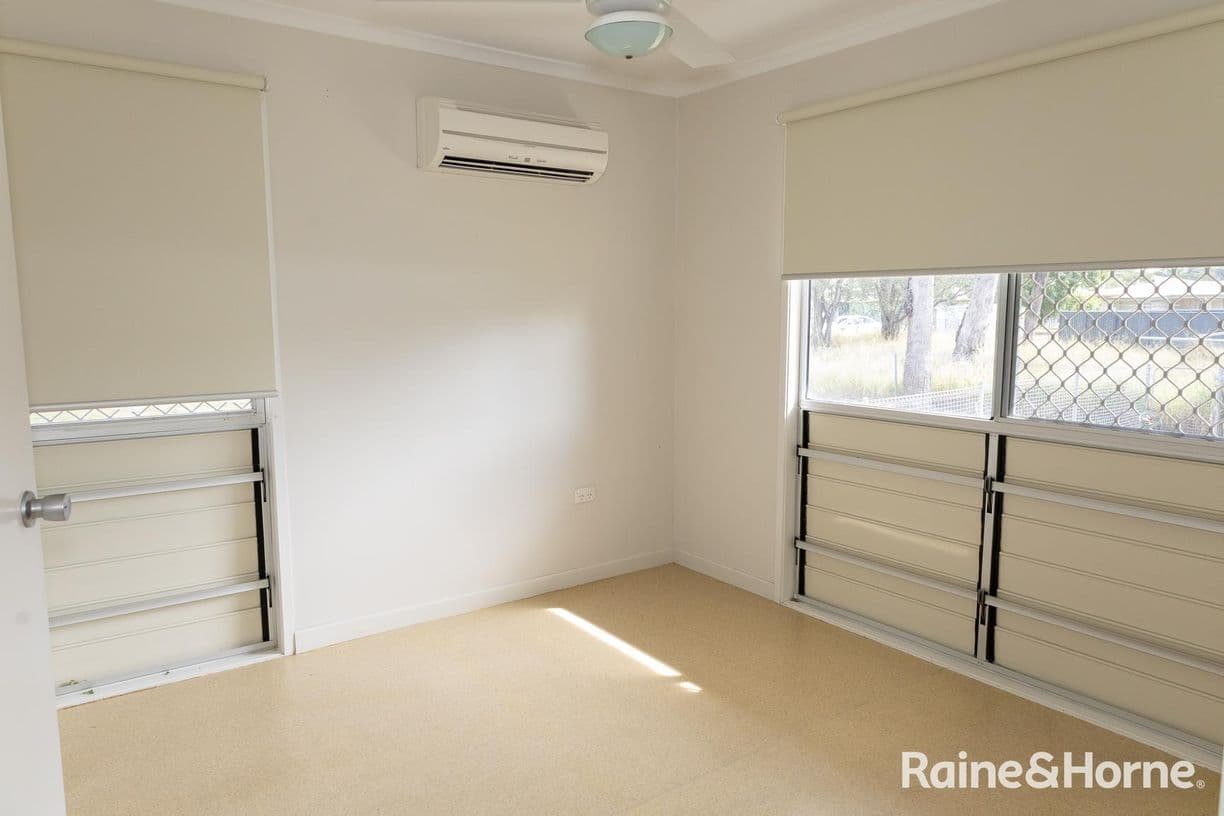 38 Centenary Drive South, Middlemount, QLD 4746, Middlemount - Thumbnail 7