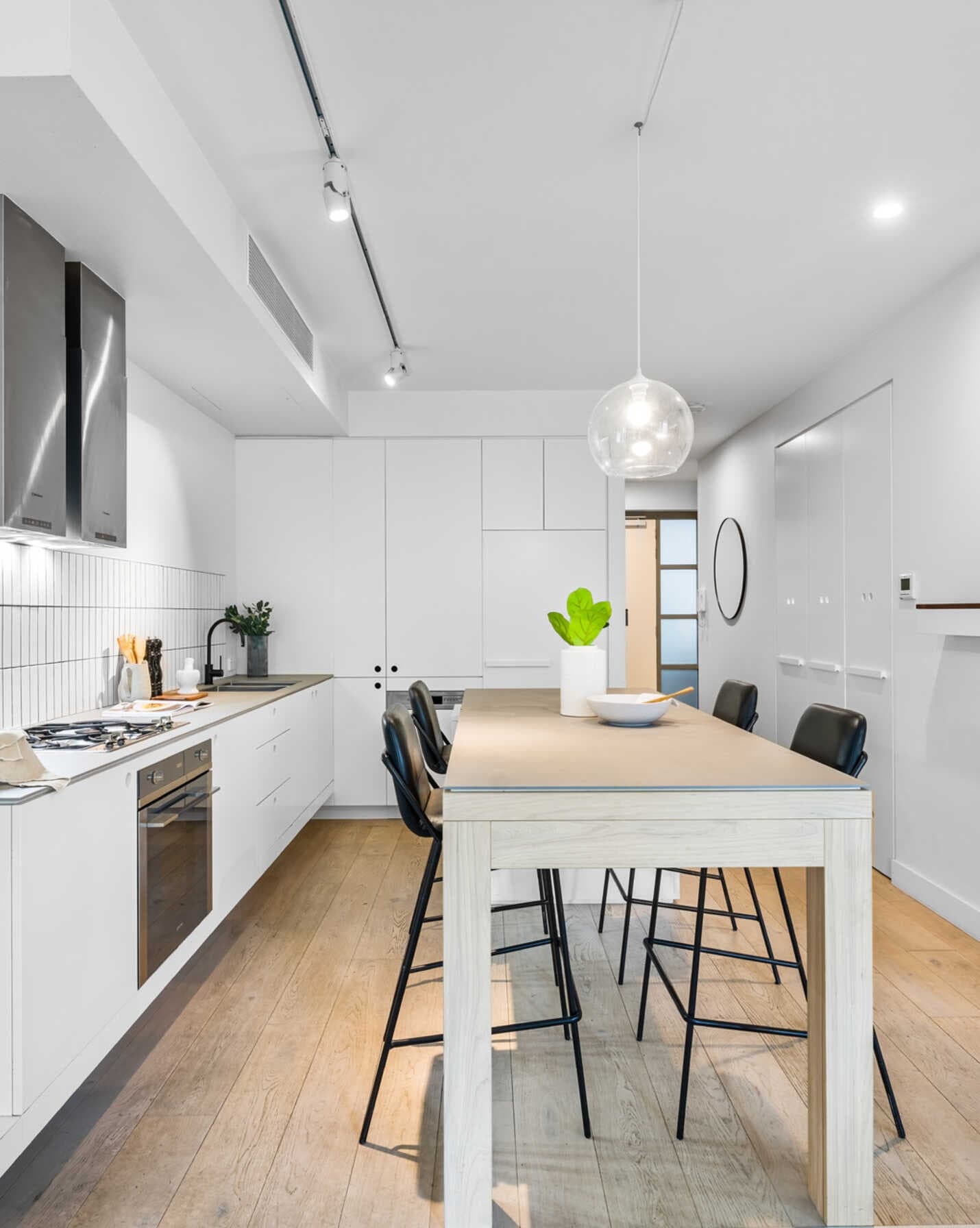 A103/810 Elizabeth Street Waterloo, Waterloo - Thumbnail 6