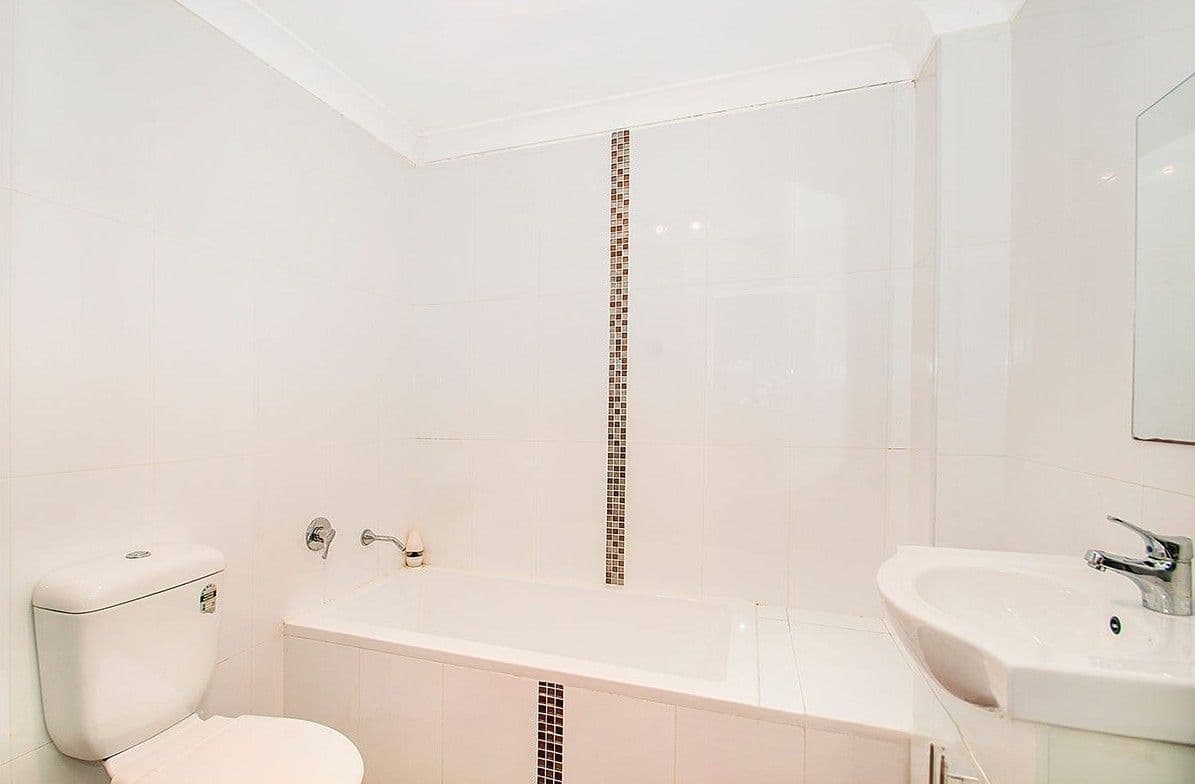 2/4 Barangaroo Road, Toongabbie, Toongabbie - Image 1