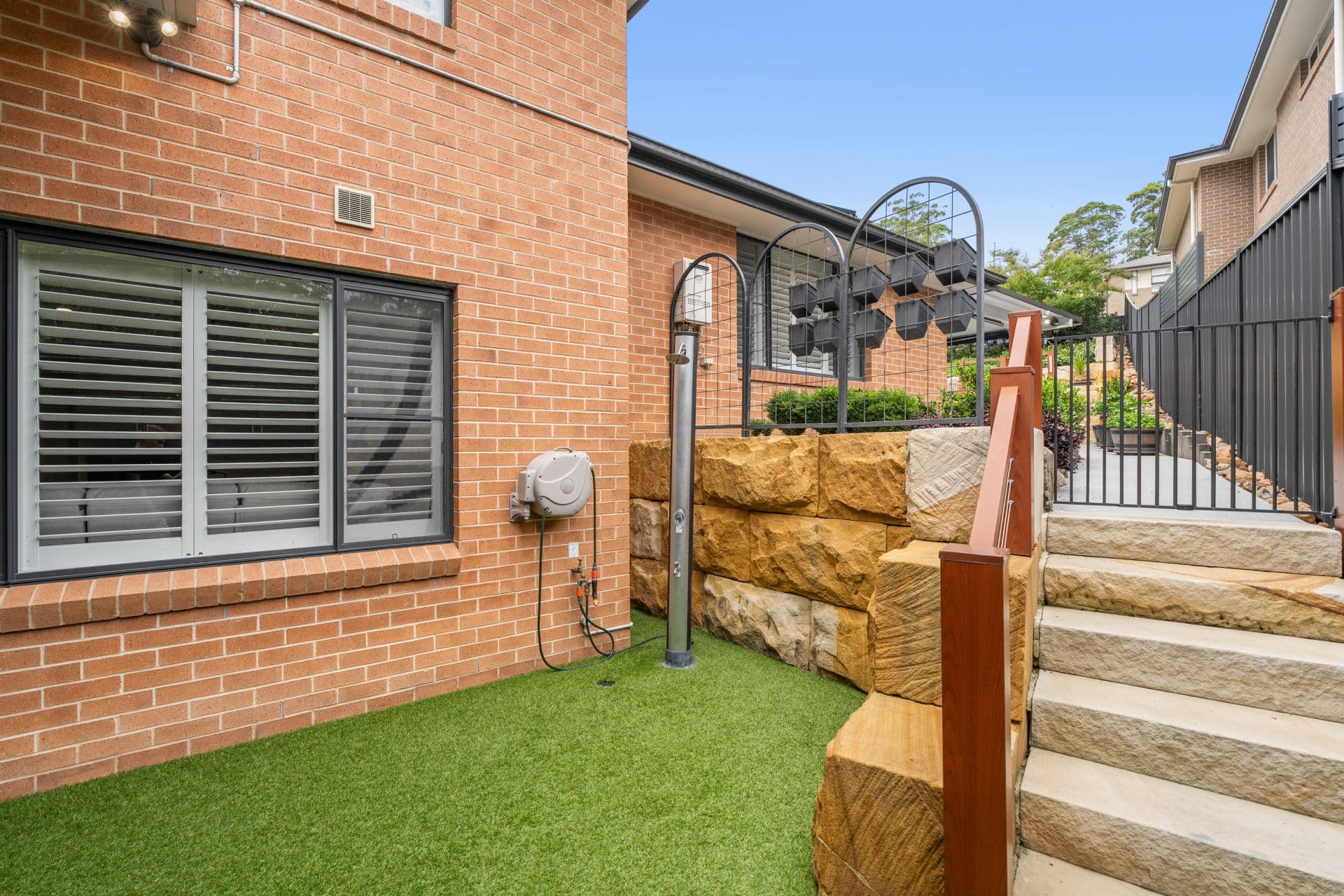 6 Cassinia Close, Lisarow, Lisarow - Image 1