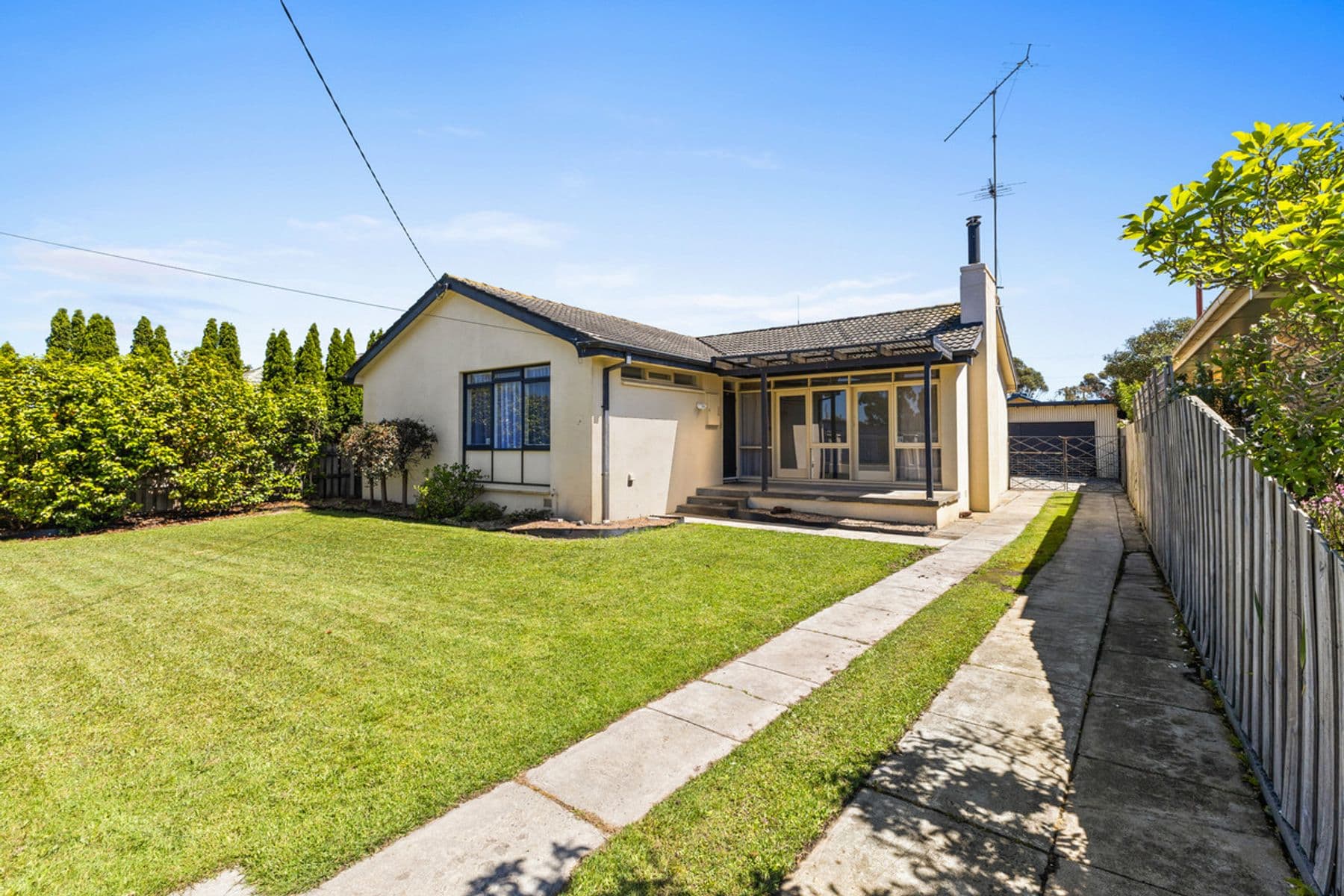 10 Heather Grove, Traralgon VIC 3844, Traralgon - Image 1