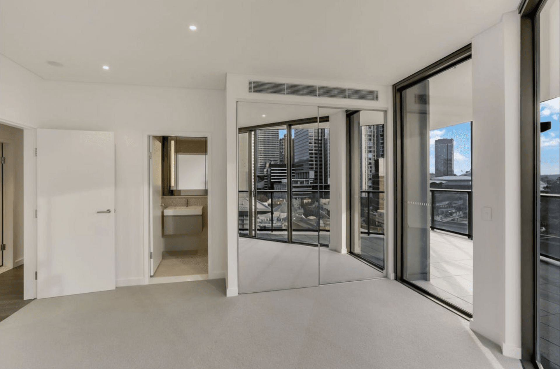 807/81 Harbour Street, HAYMARKET, Haymarket - Thumbnail 3