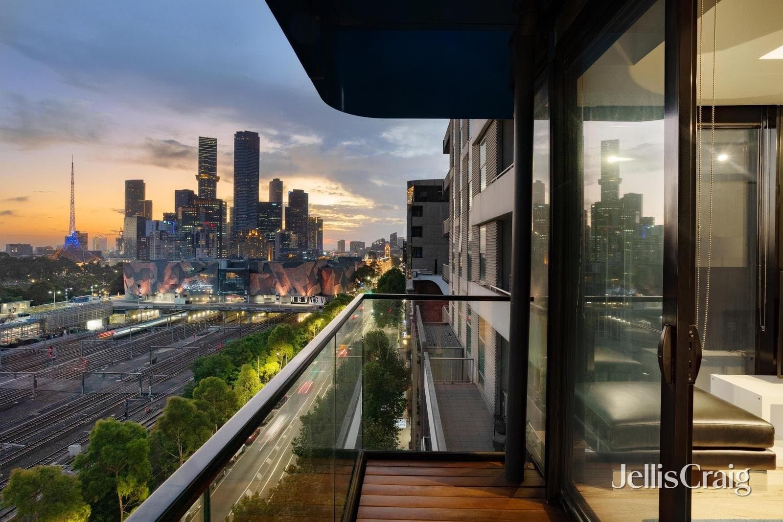 901/82 Flinders Street, Melbourne, Melbourne - Thumbnail 2