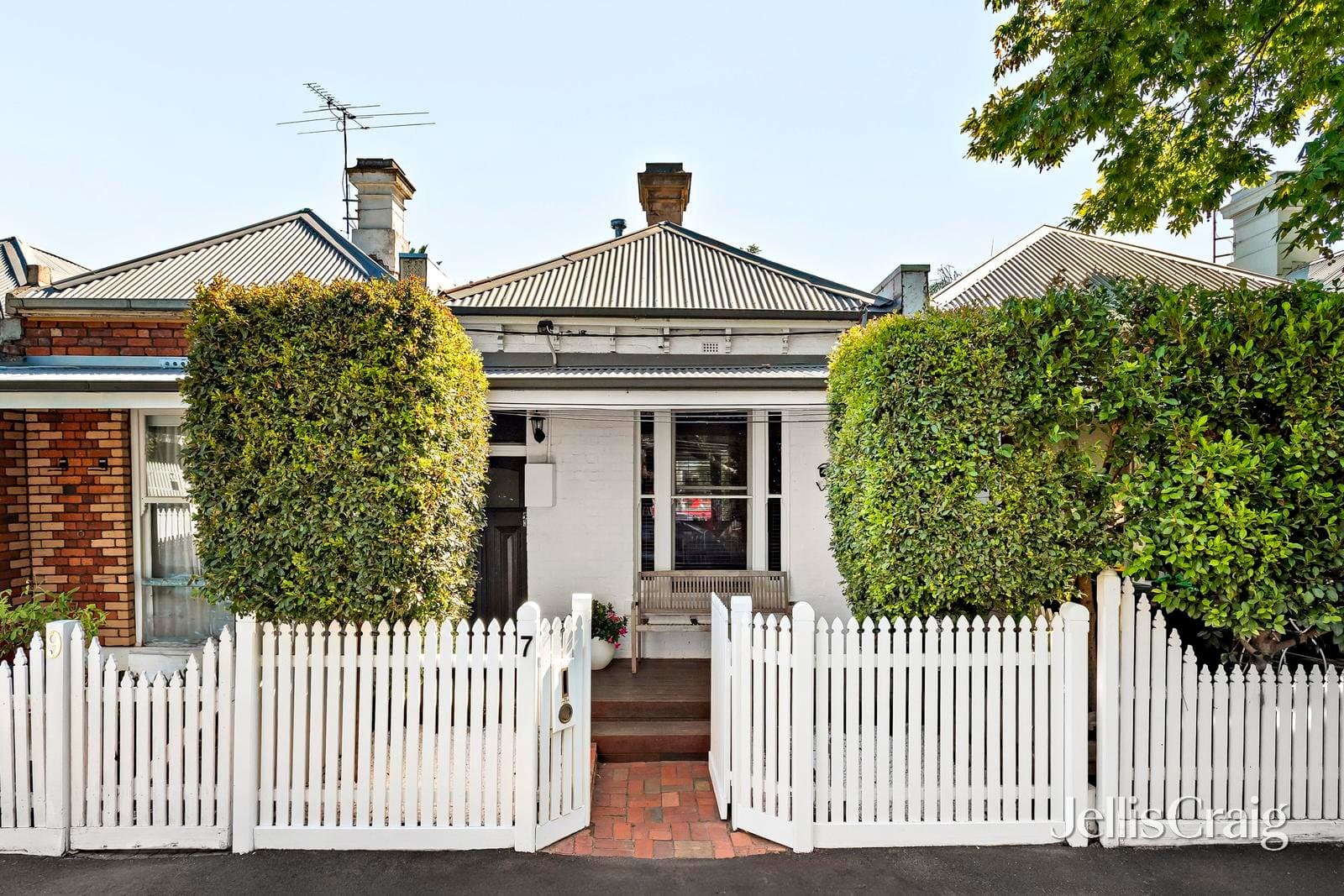 7 Moore Street, Elwood, Elwood - Thumbnail 2