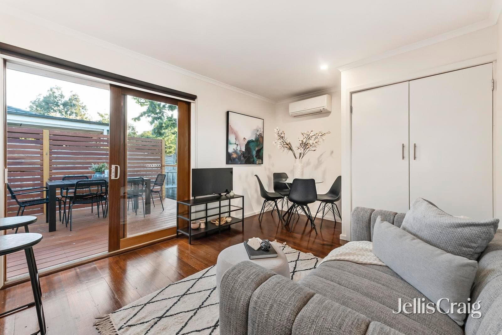 2/12 Hartley Road, Croydon, Croydon - Thumbnail 3