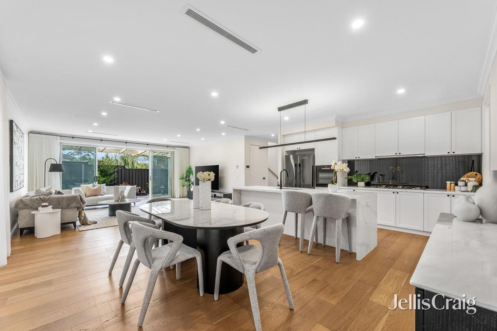 51 Grantley Drive, Glen Waverley, Glen Waverley - Thumbnail 7