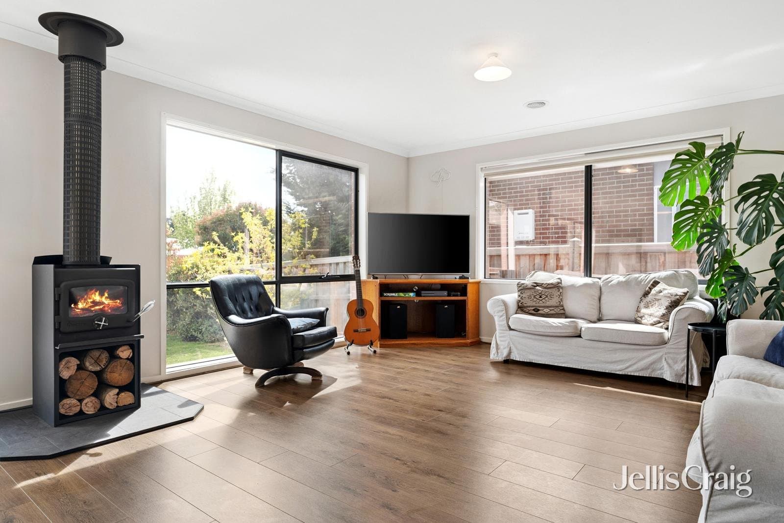 35 South Road, Woodend, Woodend - Thumbnail 4