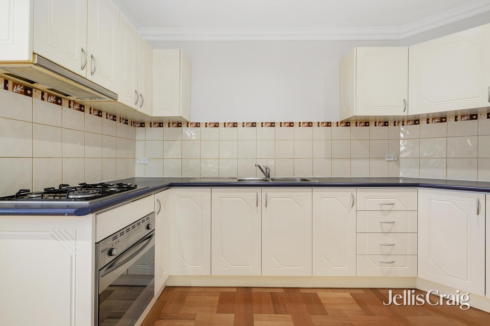 2/24 Norfolk Street, Glen Waverley, Glen Waverley - Thumbnail 4