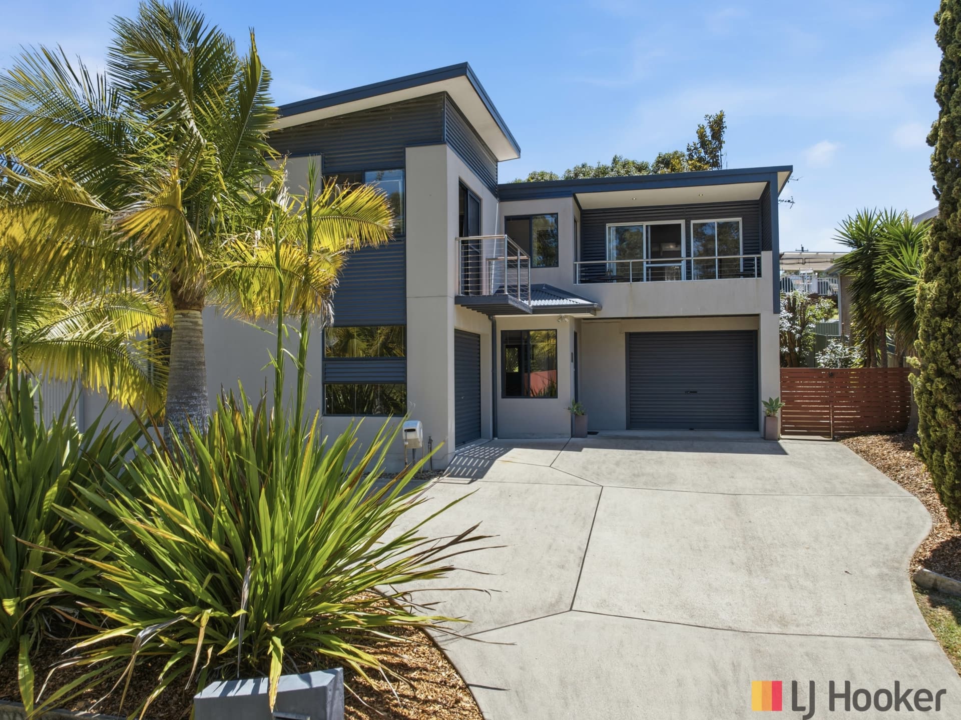 24 Explorers Way, Surf Beach, Surf Beach - Image 1