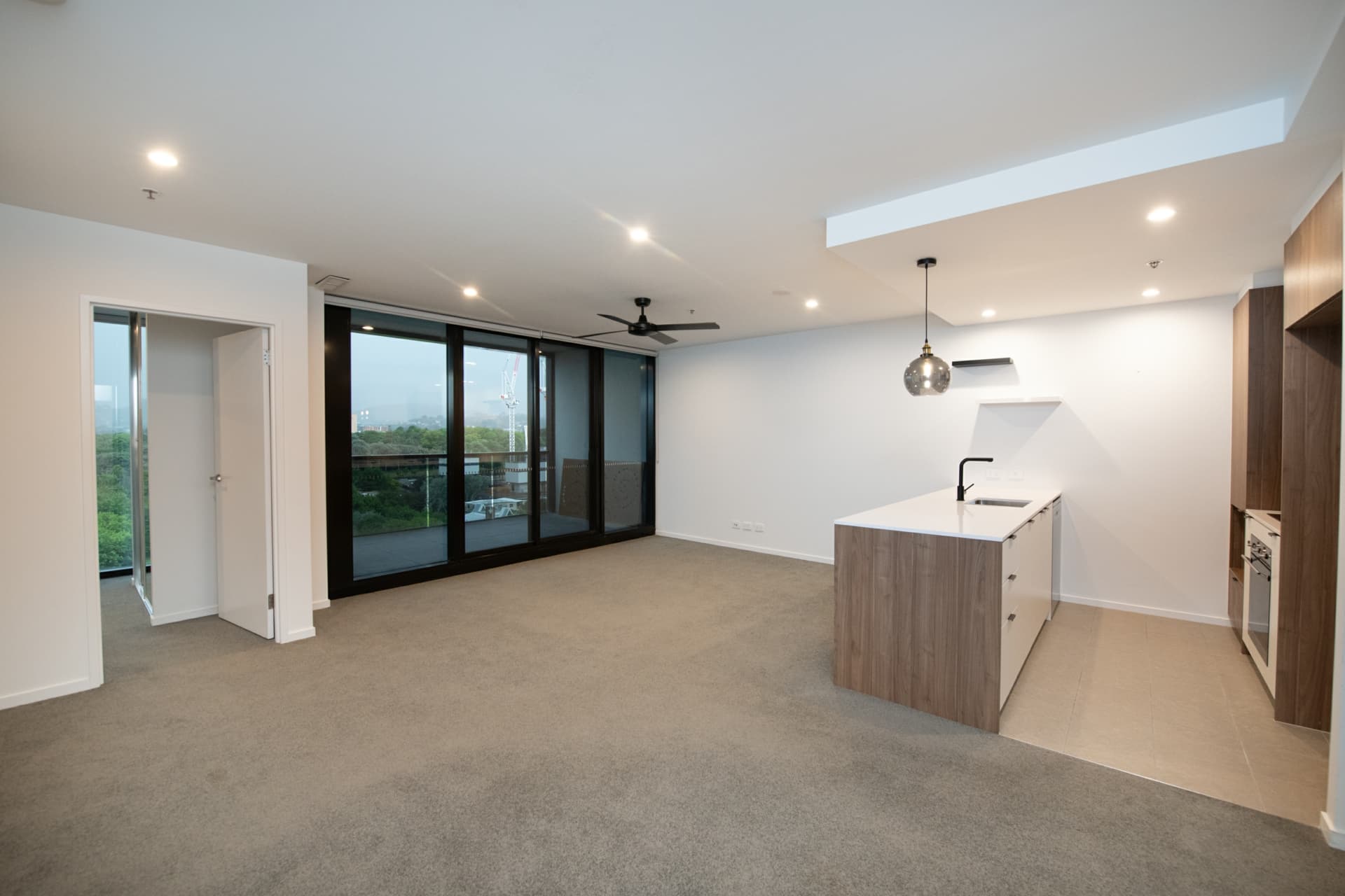 709/15 Bowes Street, Phillip, Phillip - Thumbnail 2