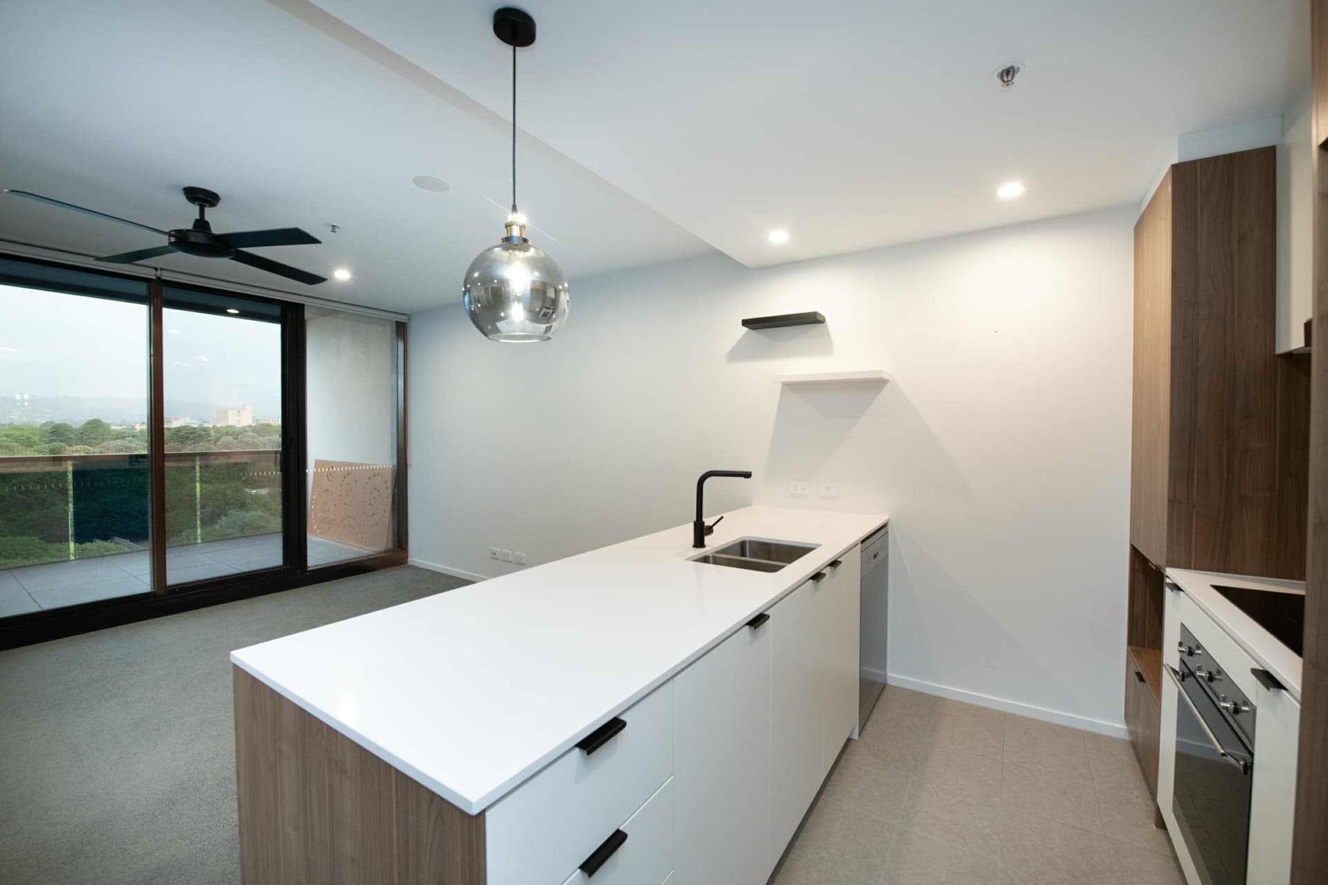 709/15 Bowes Street, Phillip, Phillip - Thumbnail 3