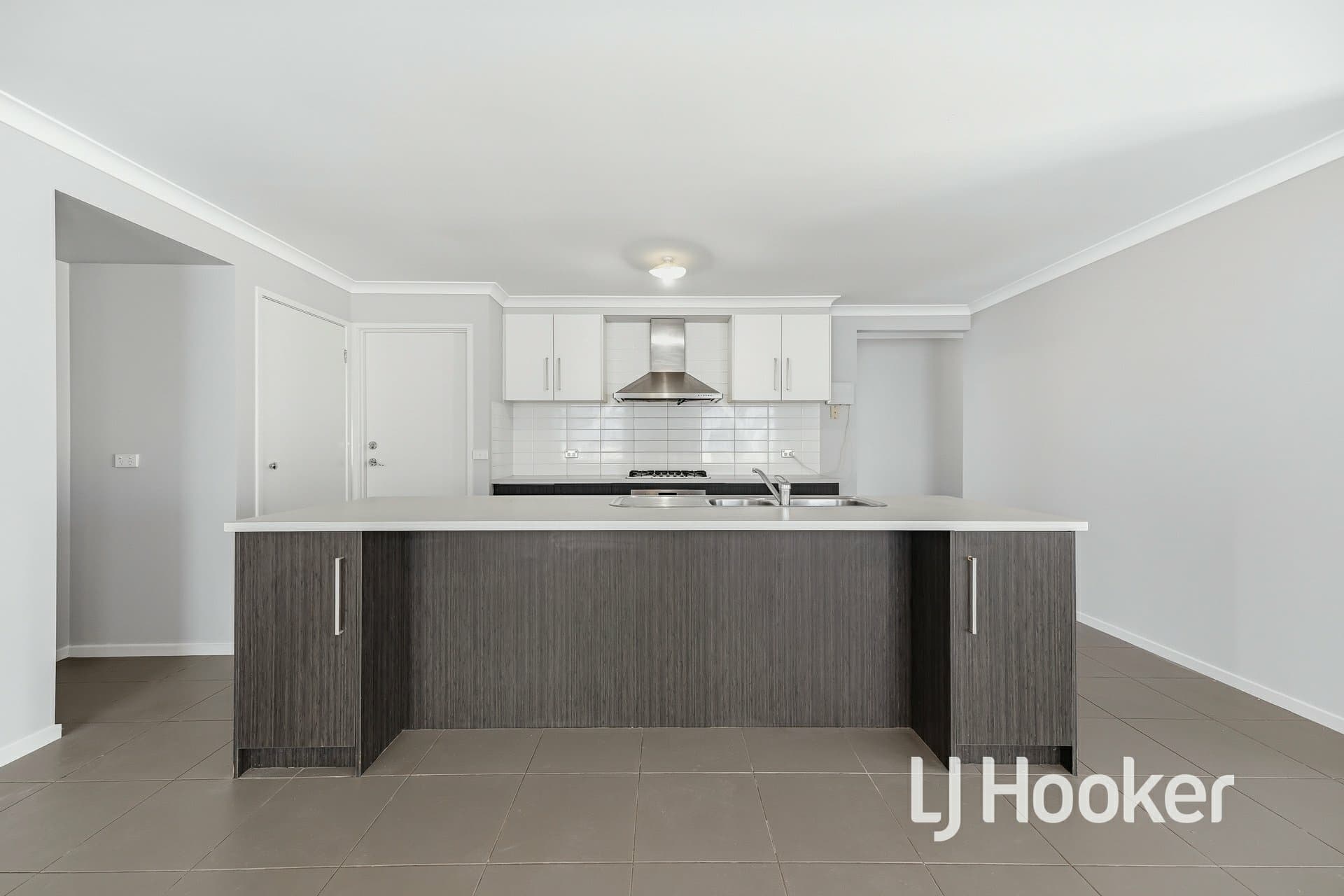 17 Shetland Court, Pakenham, Pakenham - Thumbnail 2