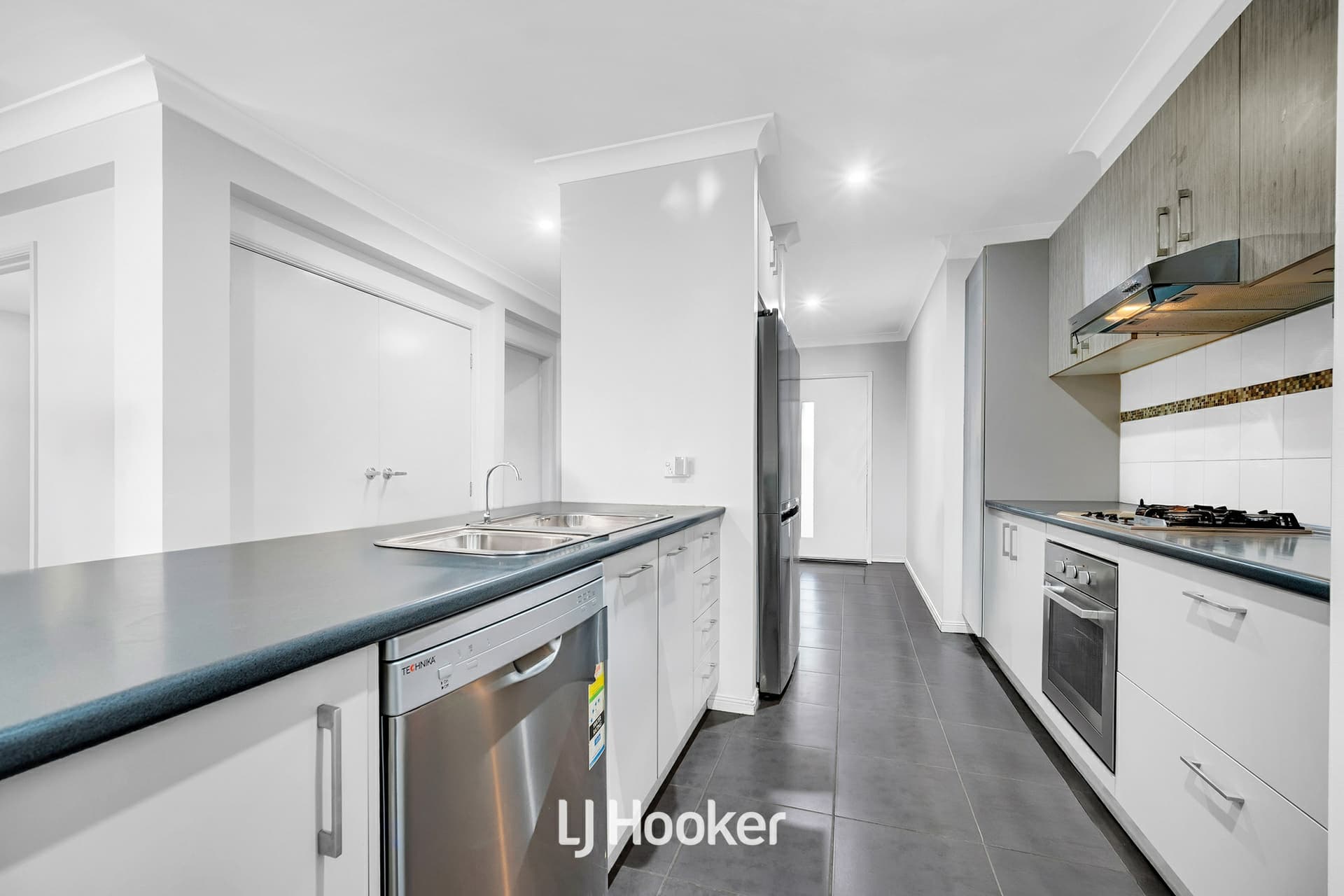 93 Keneally Street Dandenong VIC, Dandenong - Thumbnail 4