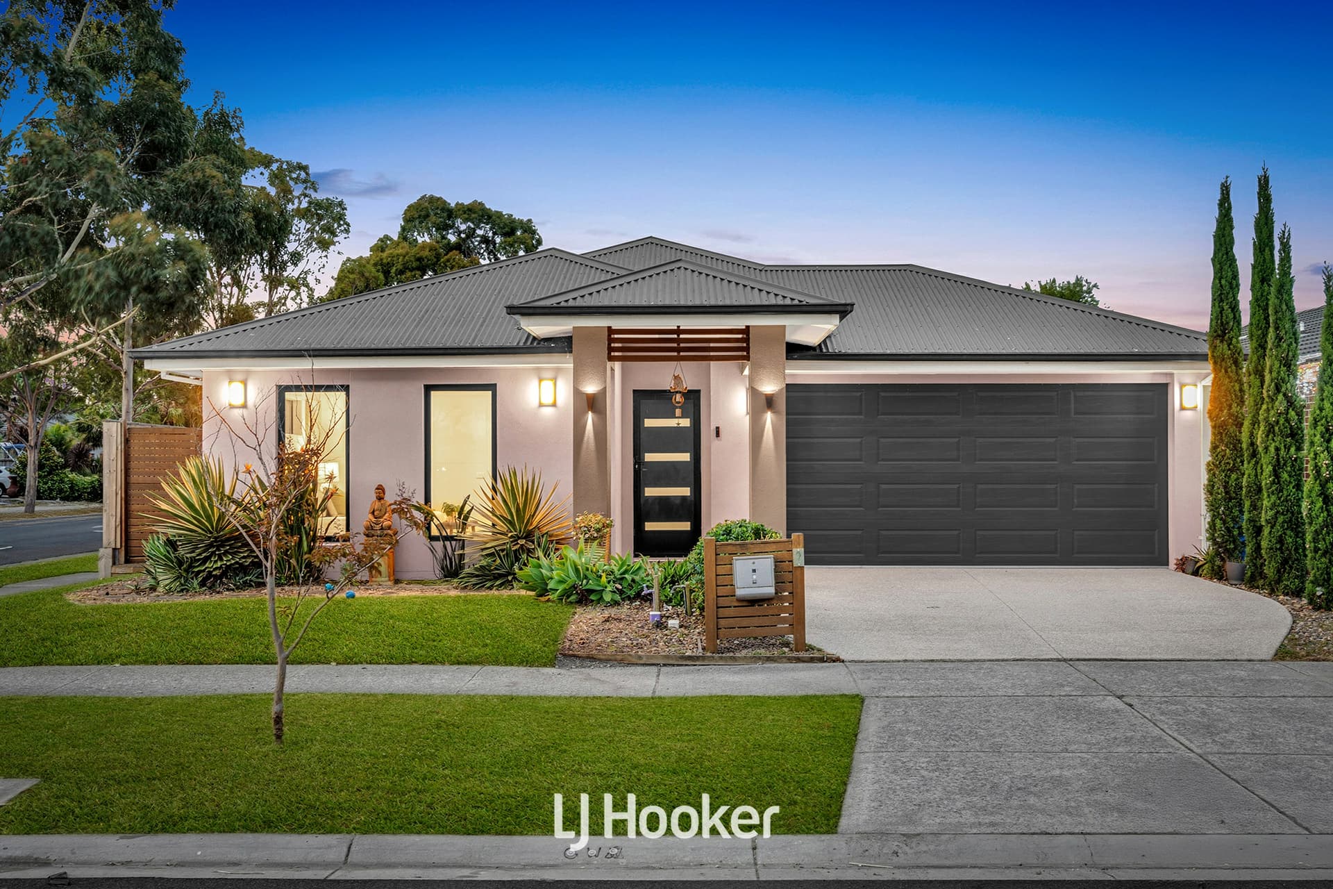 2 Blackledge Drive, Cranbourne East, Cranbourne East - Image 1