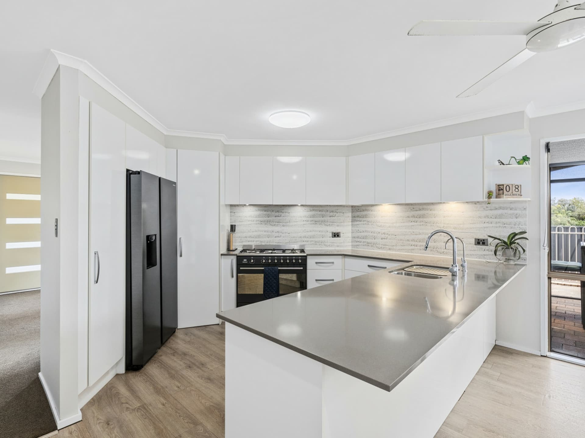 44 Babirra Street, Hope Island, Hope Island - Thumbnail 6
