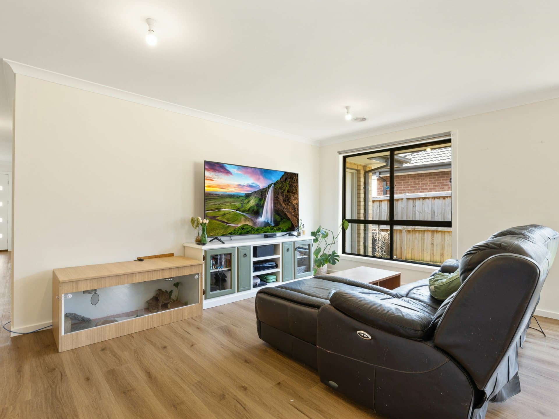 82 Laurina Way, Lucknow, Lucknow - Thumbnail 2