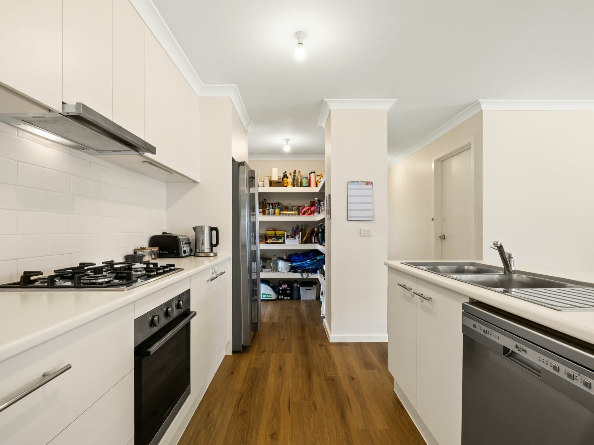 82 Laurina Way, Lucknow, Lucknow - Thumbnail 4