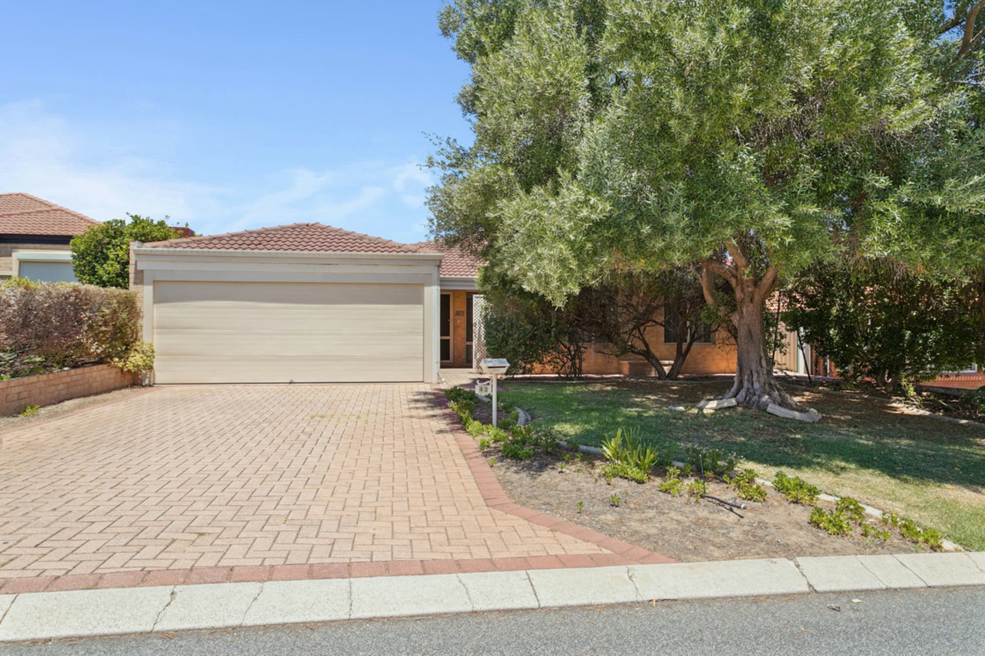 43 Combewood Loop, Carramar, Carramar - Image 1