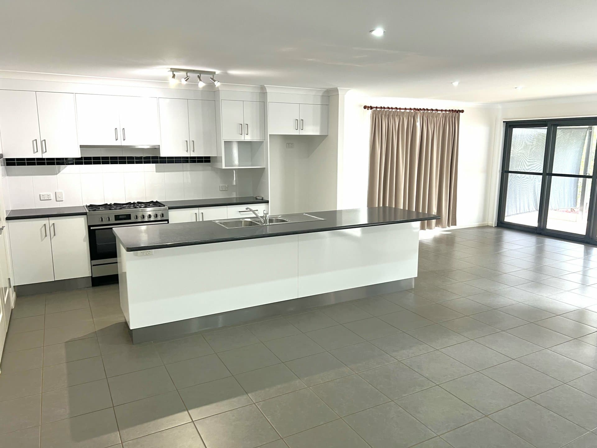 2A Murray Parade, Kingaroy, Kingaroy - Thumbnail 3