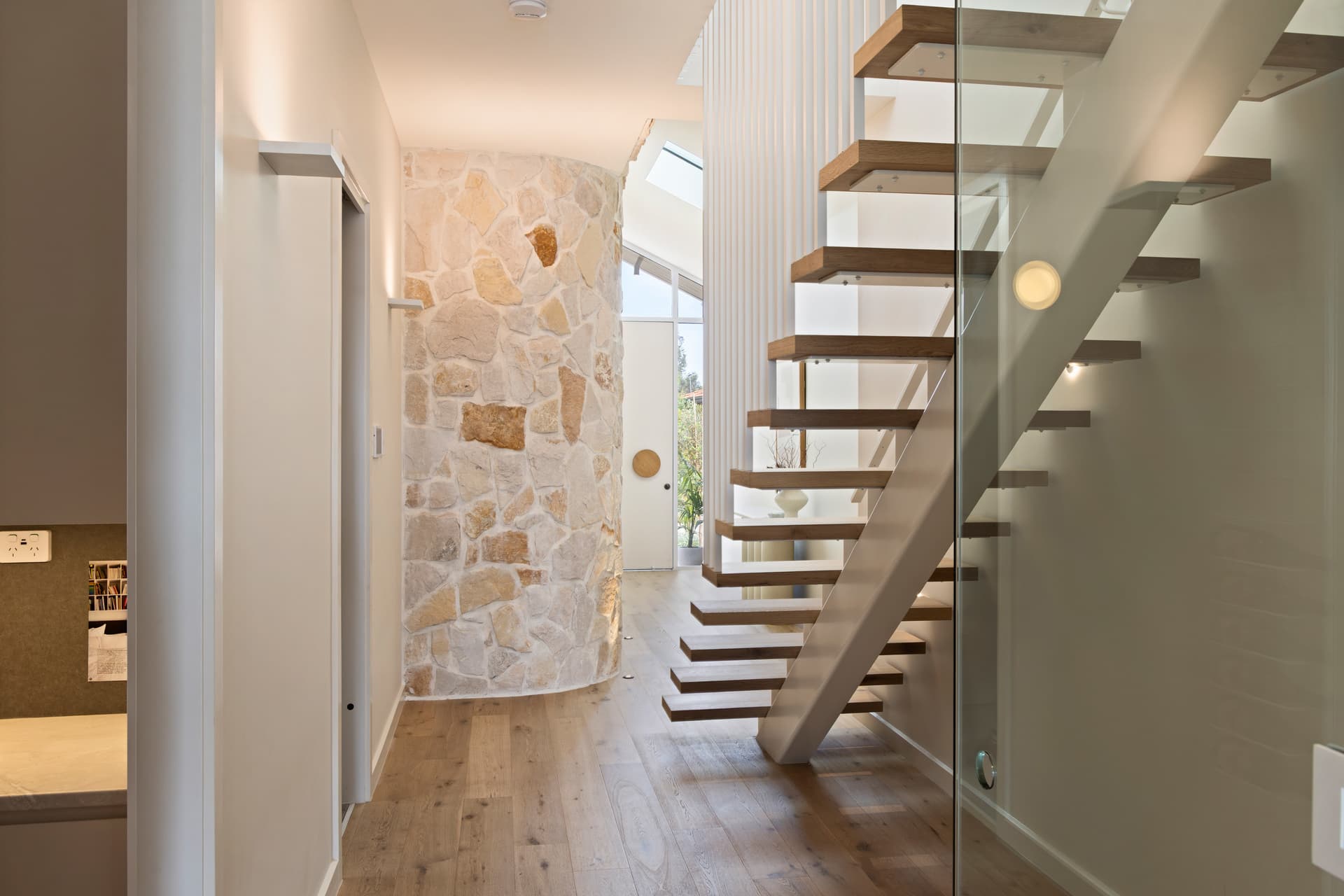 19A Lakeview Avenue, West Lakes - Thumbnail 2