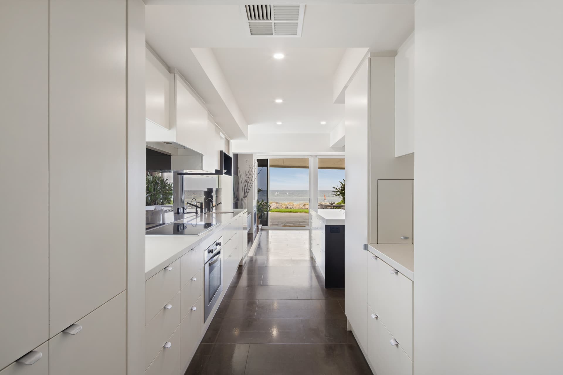 242 Esplanade, Seacliff - Thumbnail 5
