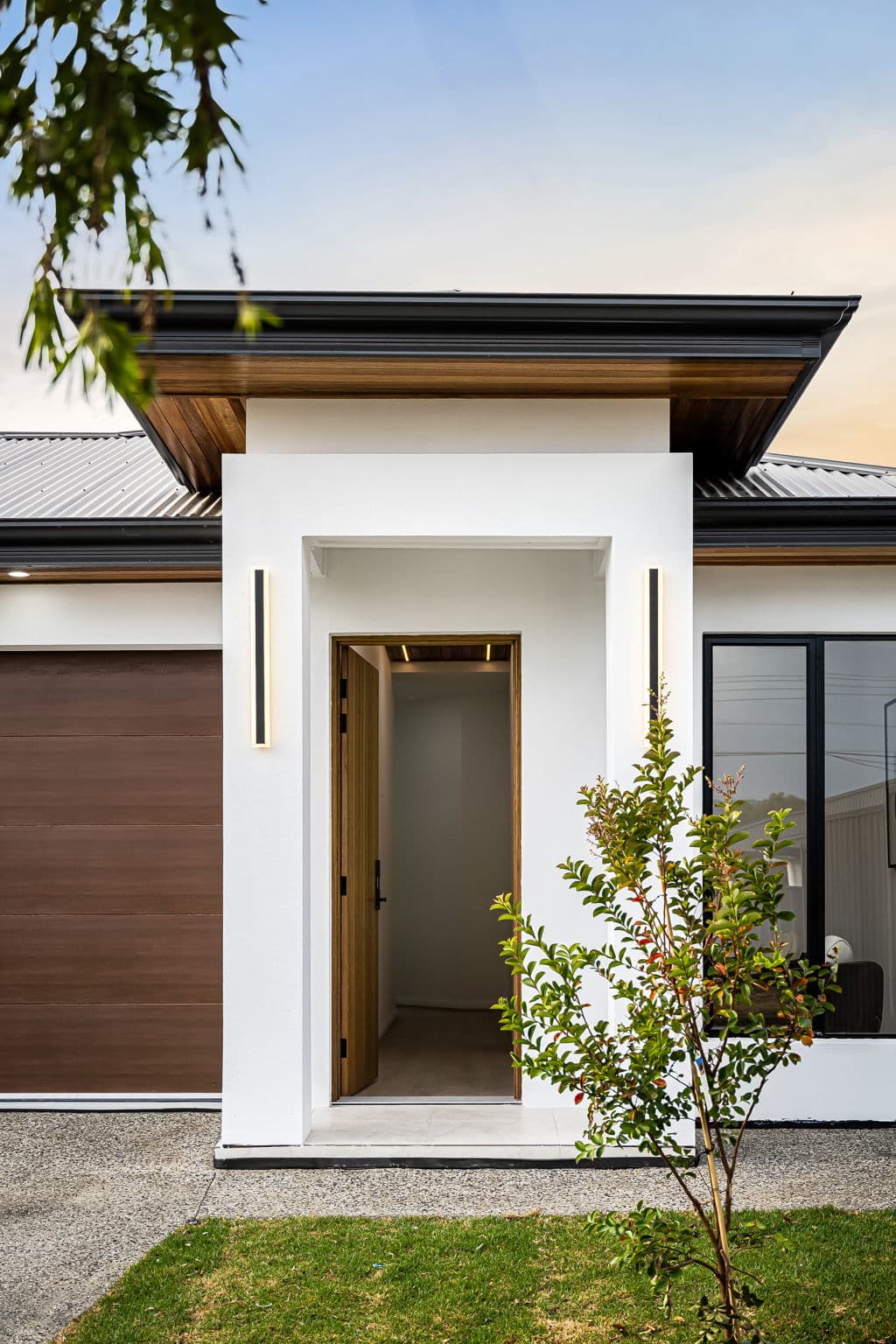 10 Burton Avenue, Windsor Gardens - Thumbnail 2