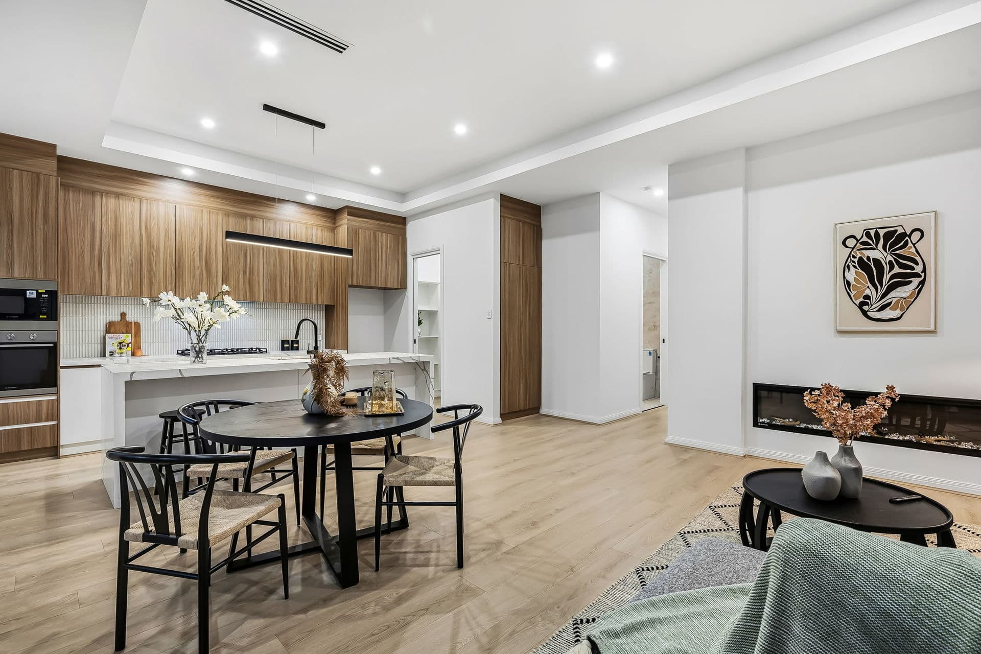 10 Burton Avenue, Windsor Gardens - Thumbnail 4