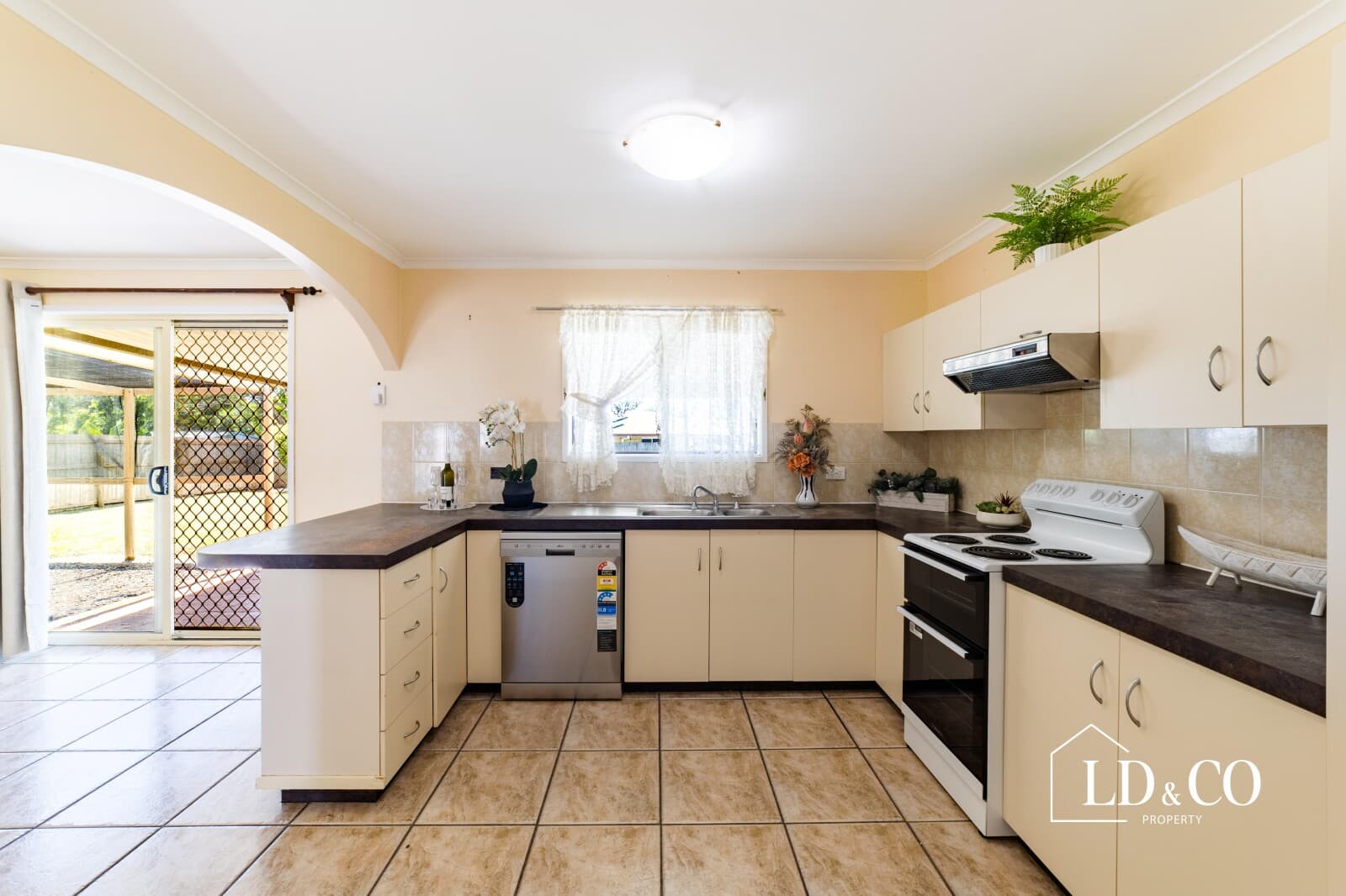 24 Jarrah Street Beaconsfield QLD 4740, Beaconsfield - Thumbnail 4