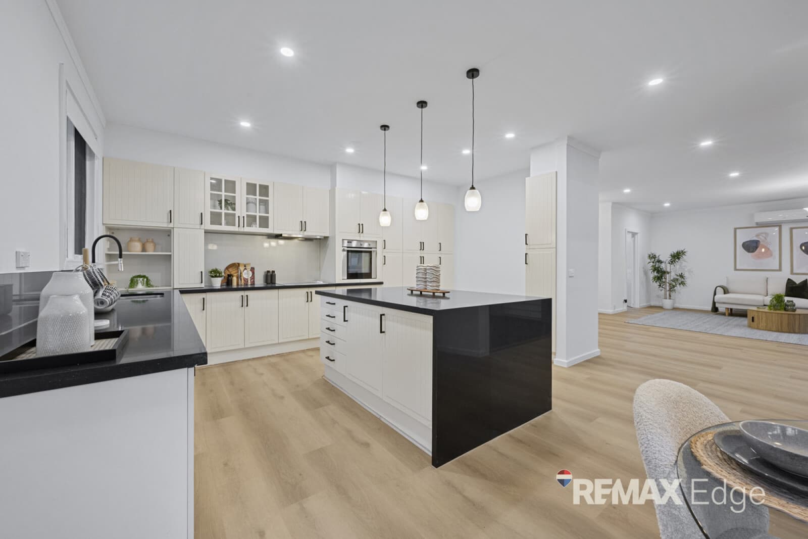 6 Holcolme Street Caroline Springs VIC 3023, Caroline Springs - Thumbnail 5