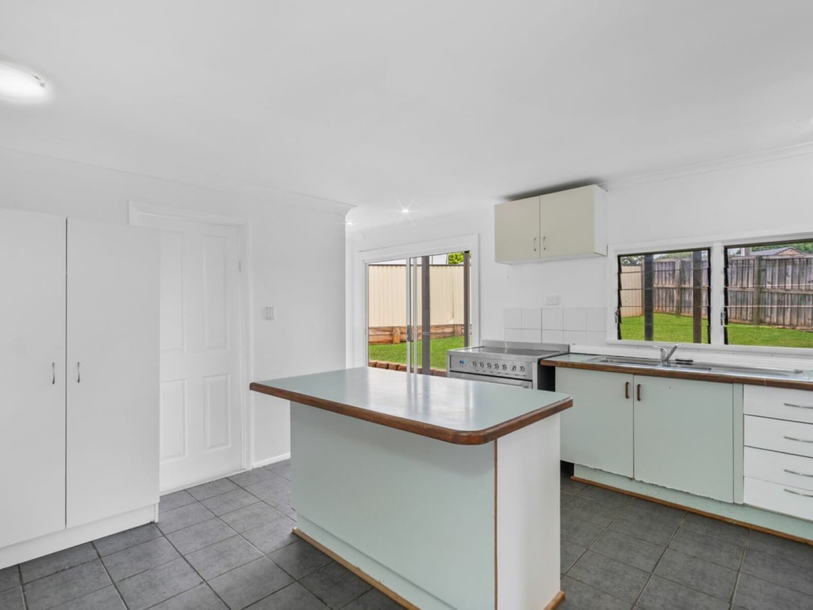 2 Warrener Street Nerang QLD 4211, Nerang - Thumbnail 2