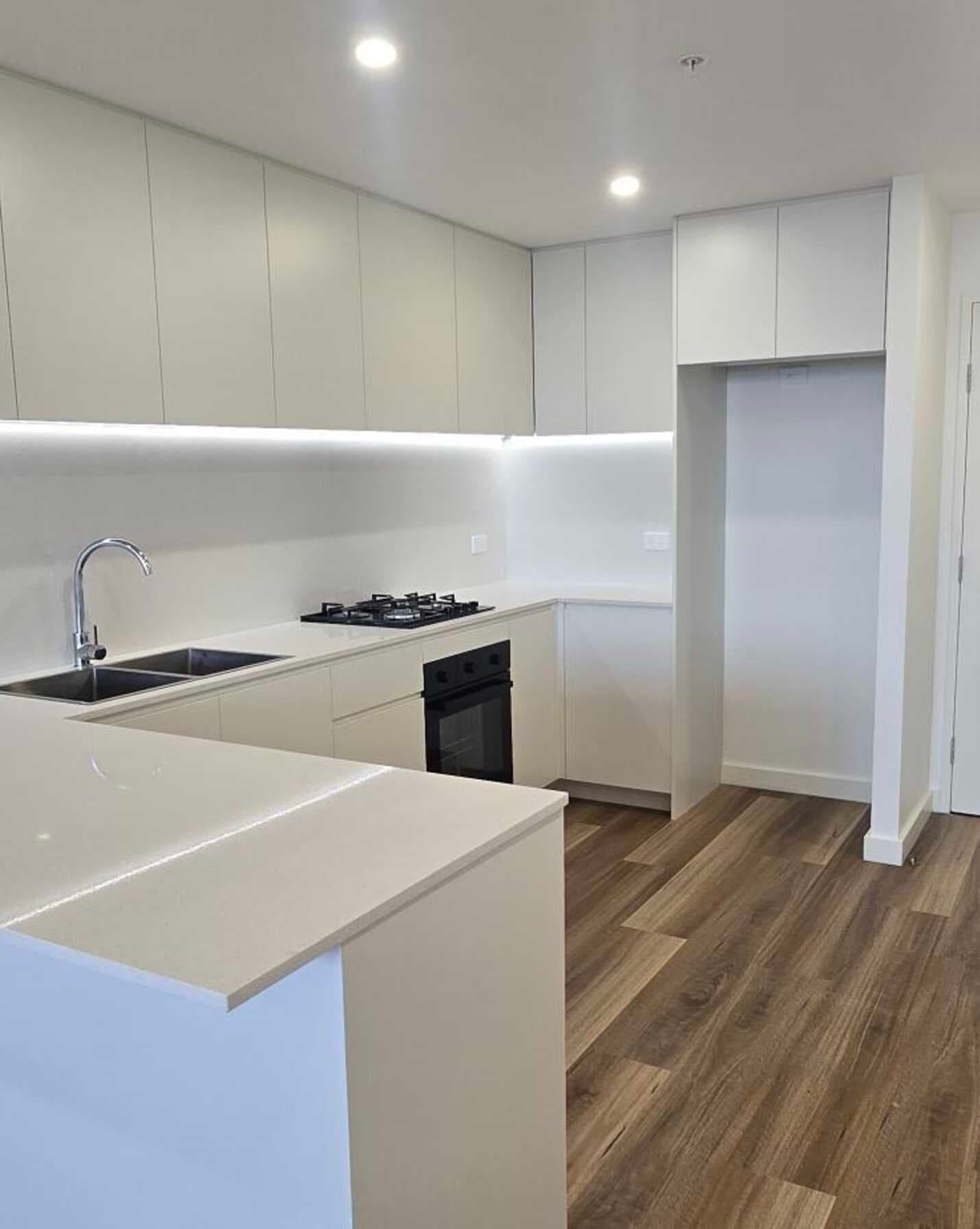 A1003/8 The Crescent Fairfield, Fairfield - Thumbnail 4