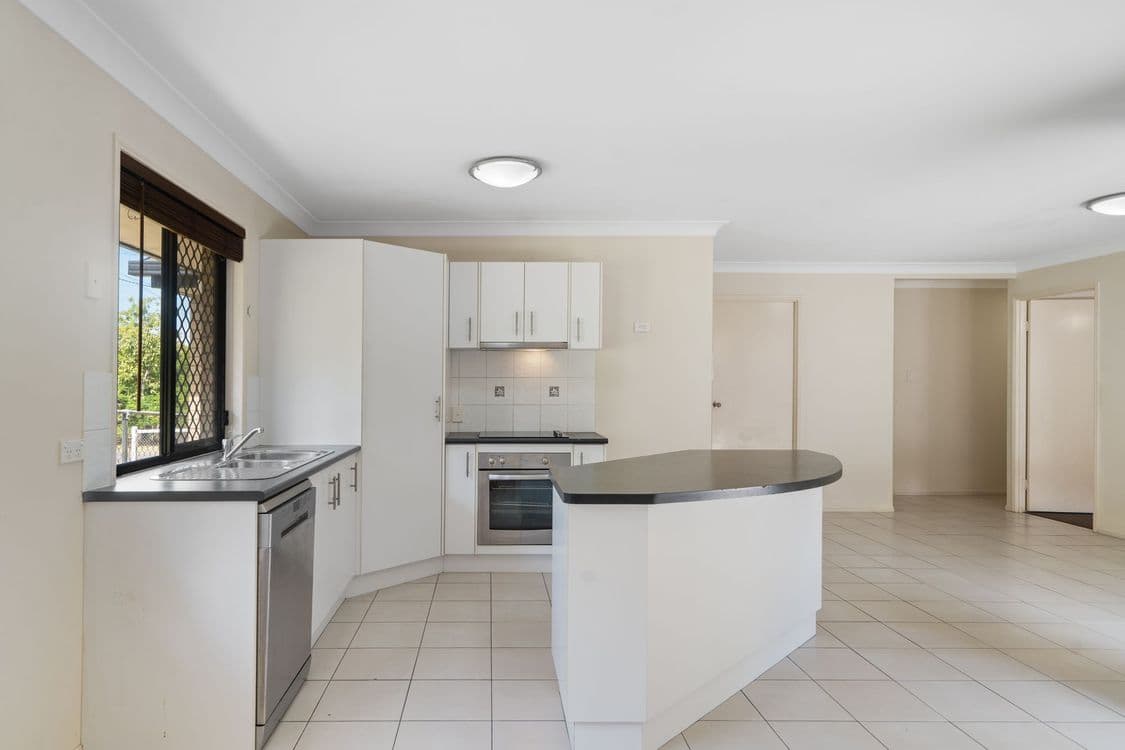 45 Roseberry Parade, WYNNUM WEST, QLD 4178, Wynnum West - Thumbnail 4