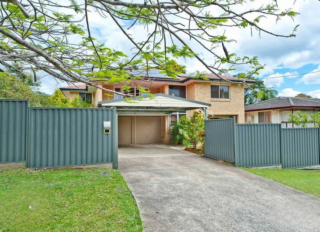 4 Flockton Street, Stafford Heights, QLD 4053, Stafford Heights - Thumbnail 2