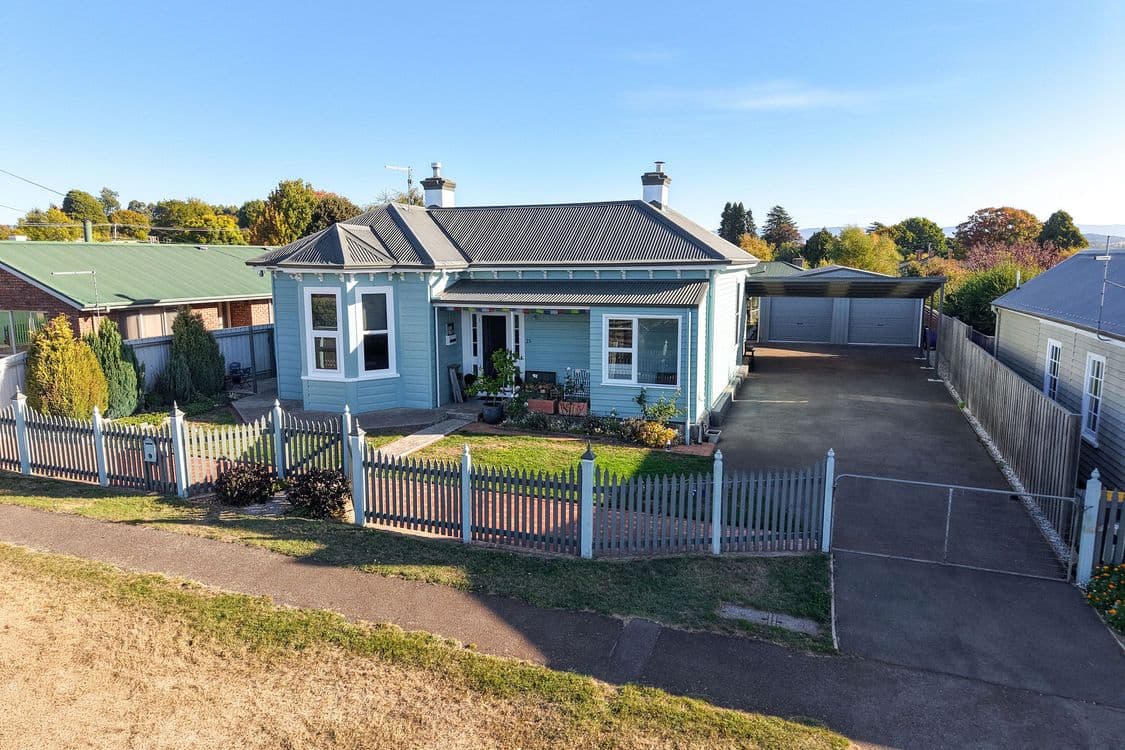 23 East Westbury Place, DELORAINE, TAS 7304, Deloraine - Thumbnail 2