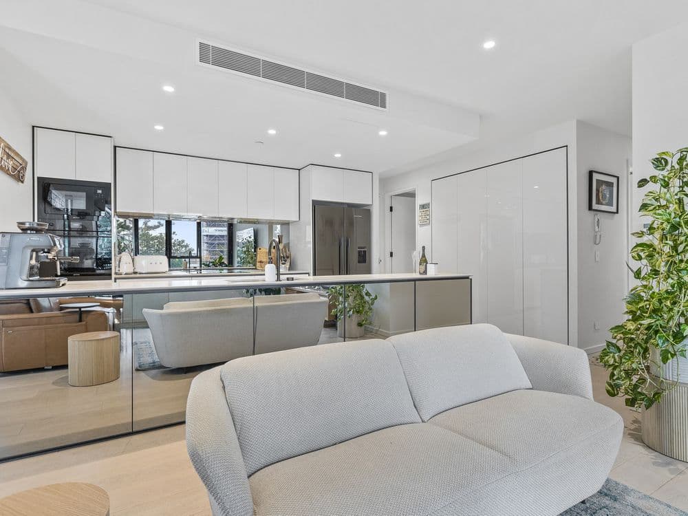 2204/1328 Gold Coast Highway, Palm Beach, QLD 4221, Palm Beach - Thumbnail 7