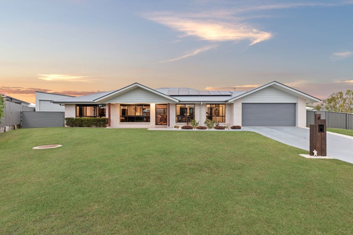 4 Hampton Court, SOUTHSIDE, QLD 4570, Southside - Image 1