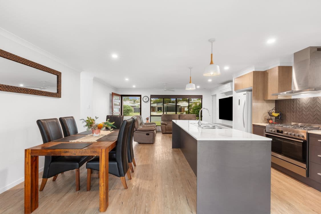 4 Hampton Court, SOUTHSIDE, QLD 4570, Southside - Thumbnail 4