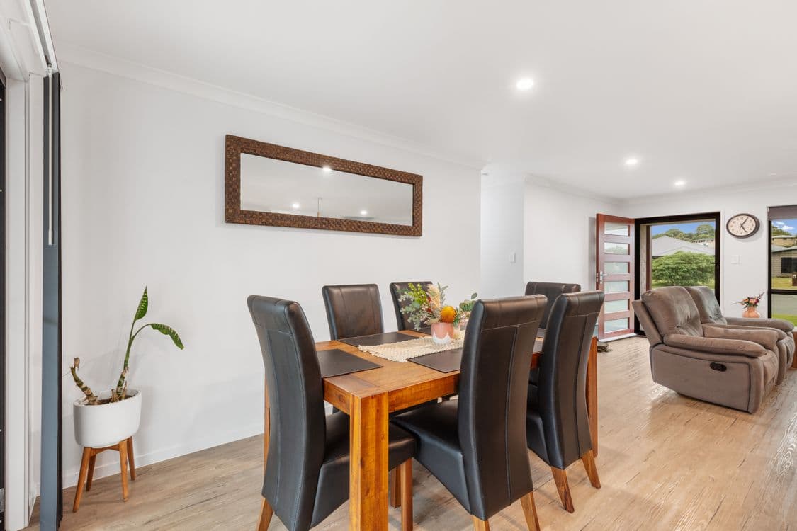 4 Hampton Court, SOUTHSIDE, QLD 4570, Southside - Thumbnail 5