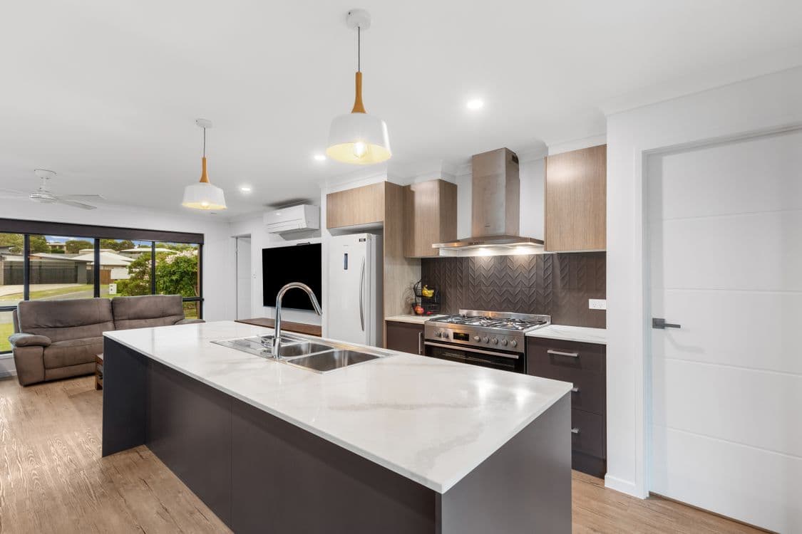 4 Hampton Court, SOUTHSIDE, QLD 4570, Southside - Thumbnail 6